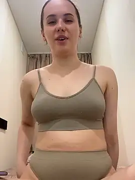 Show modela pinkpeachx na web-kameri