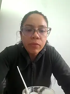 Pokazy przed kamerką – Aila_Phone