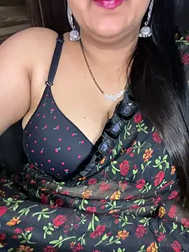 Notty-HotyBhabhi Adlı Modelin Canlı XXX Sohbeti