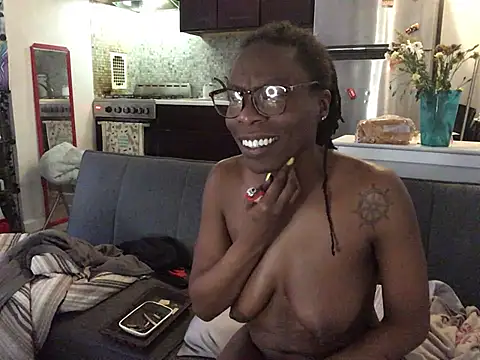 littyleesh1 élő XXX-chatje