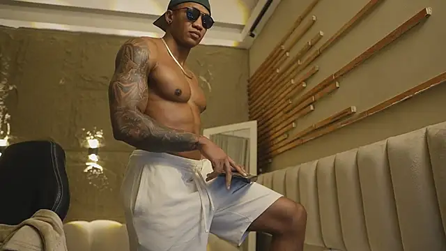 Logan_Varela Webcam Show