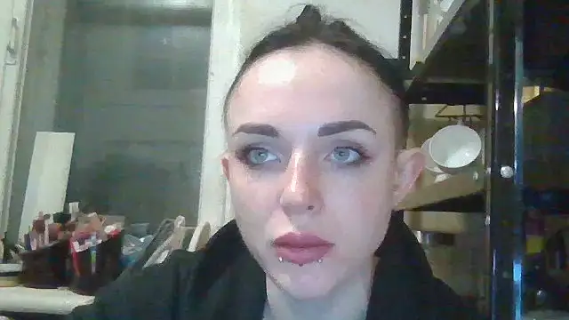 Trinsy_Love লাইভ XXX চ্যাট