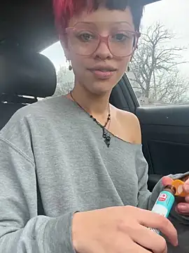 jojosbizarrelyf Chat XXX in diretta