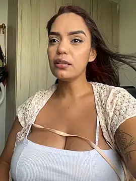 Chatroom XXX en direct de Sara-77