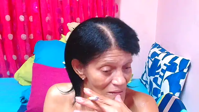 SLUTTYROXY – Naživo XXX chat