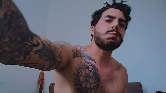 Czat XXX na żywo – thomas_gun