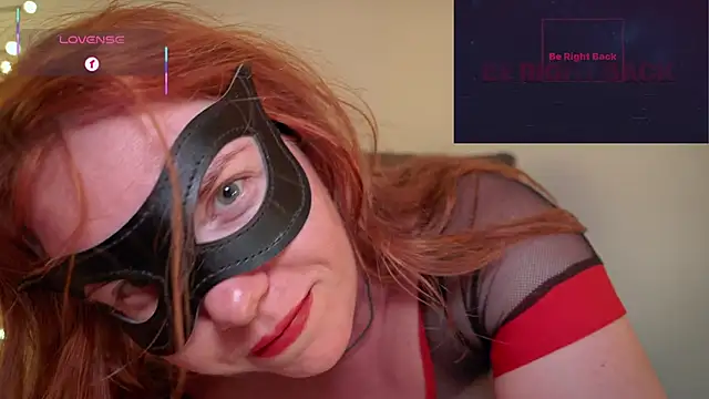 Chat +18 de GingerAleMILF ao vivo