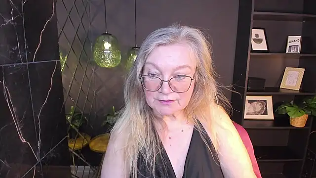 NataliMellow Adlı Modelin Canlı XXX Sohbeti