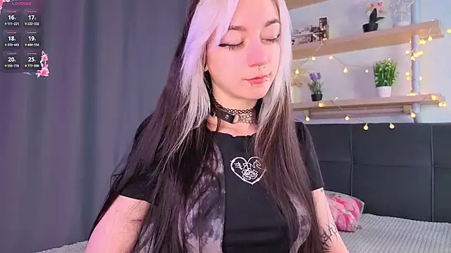 Chat +18 de TristaRoht ao vivo