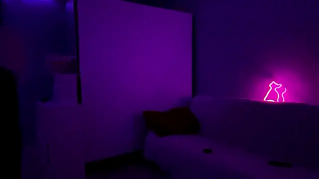 Czat XXX na żywo – Lia_rise