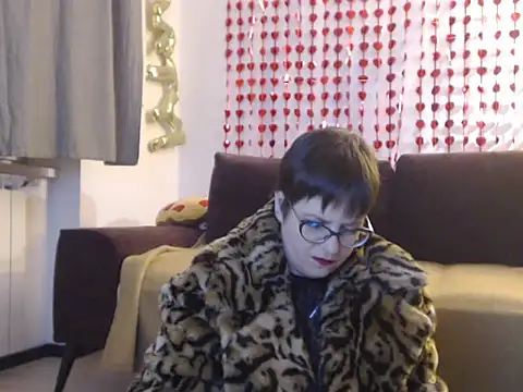 SneakyMiky Chat XXX in diretta