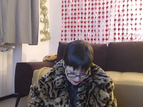 Chatroom XXX en direct de SneakyMiky