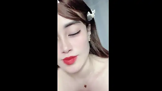 Mi-Cherry 在線直播表演