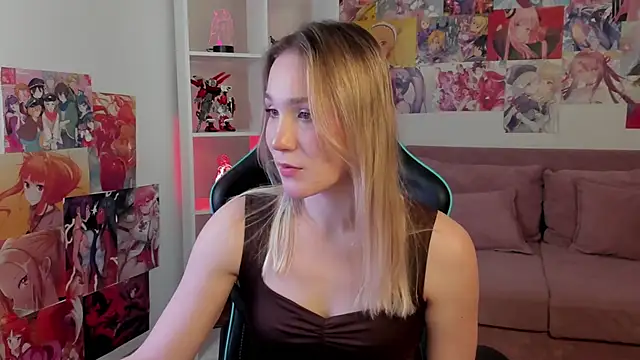 ElaraVoltage's Live XXX Chat