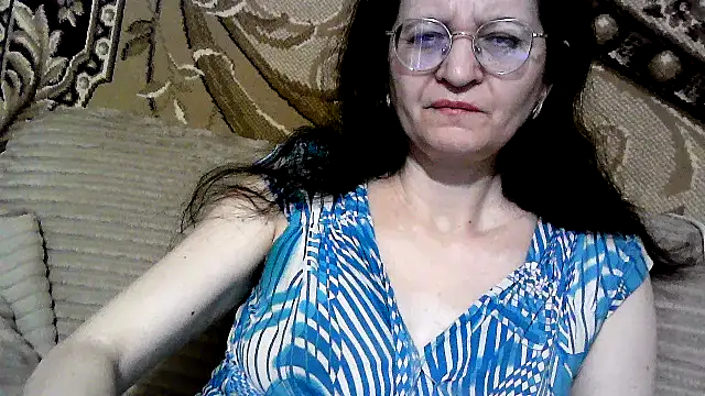 Etty_Gina Adlı Modelin Canlı XXX Sohbeti