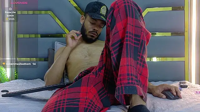 Oliver_bigblack_cock Webcam Show