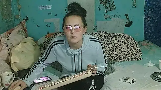 brighteyes77 Adlı Modelin Canlı XXX Sohbeti