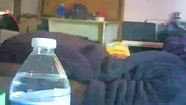 GUAPAN3S3_FIR3: διαδικτυακό σόου στην κάμερα