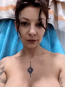 FreyaFucksFans Webcamshow