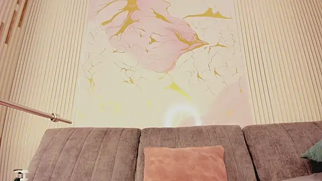 NhoanBrunette Chat XXX live