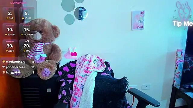 Ema__Luna élő XXX-chatje