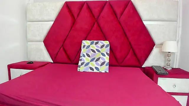 Czat XXX na żywo – Kity_spiderr