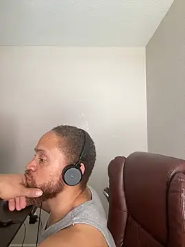 Fathero1time élő XXX-chatje