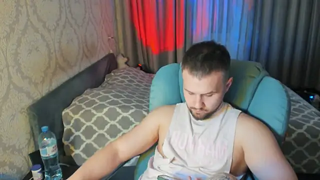 Vladik_b Live XXX Chat