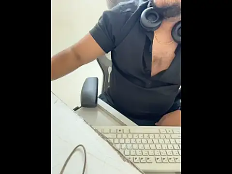 XXX chat uživo modela FlirtyxBoy