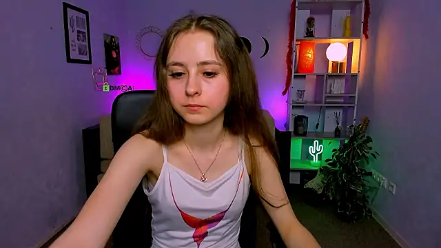 rebecca_smile Chat XXX in diretta