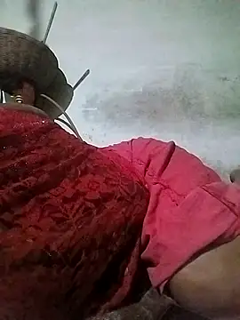 Hot_bhabhi300 webkamerás műsora