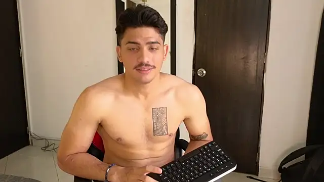 MrAdonis_ webkamerás műsora