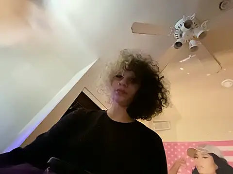 Creolegirl19 Adlı Modelin Canlı XXX Sohbeti