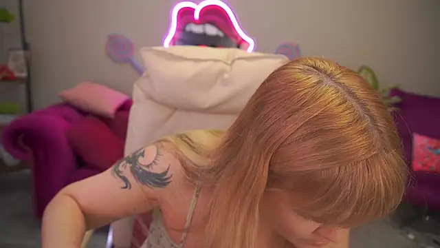 BellaLaPetit's Live XXX Chat