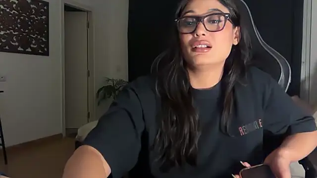 GoddessAnna's Live XXX Chat