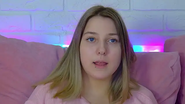 TinnaBurton live XXX chat