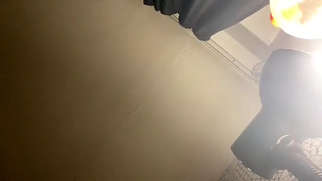 CatherineForbes Show in webcam