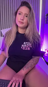 Živý XXX chat MiaPetit_