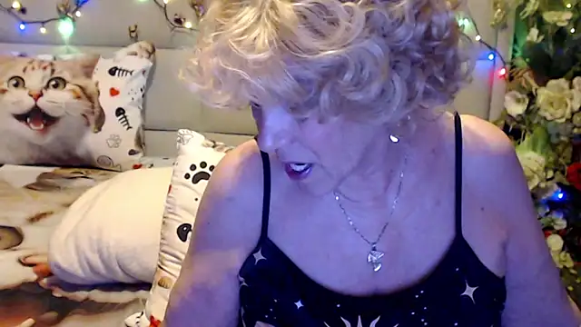 HappyWomanOn Webcam-Show