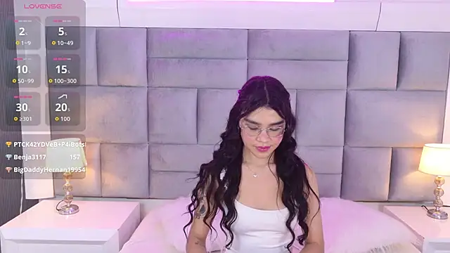 OliviaDiaz's Webcam Show