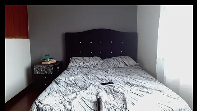 Emilia_1995 Live XXX-Chat