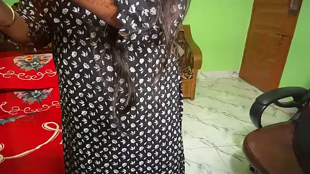 BengaliQueenStar's Live XXX Chat