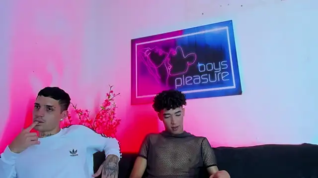 Pleasure_boys_hot Pertunjukan Webcam