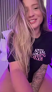 Czat XXX na żywo – MiaPetit_