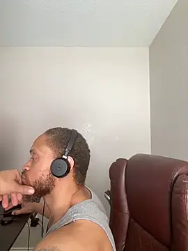 Fathero1time élő XXX-chatje