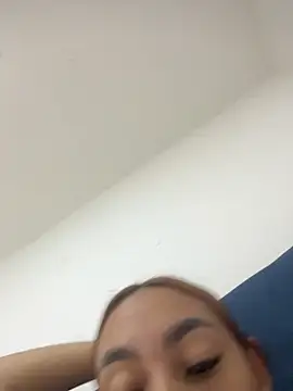 Онлайн чат XXX Little-Engel