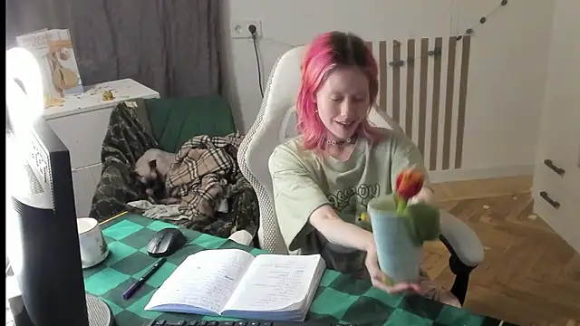 Silly__Milly Live XXX-chat