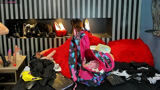 Chat +18 de Mara_Gonzalez ao vivo