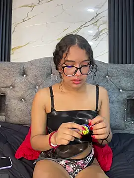 Chat +18 de Bunny_fire ao vivo