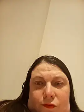 HotHornyEmmaXのウェブカメラショー